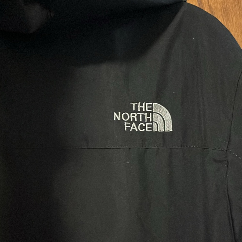 North Face - Wind/Rain Repellant Jacket (lightweight) - Picture 5 of 5